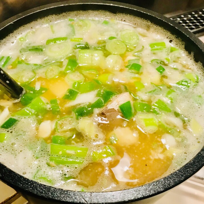 ネギ　豆腐　サバ缶味噌汁
